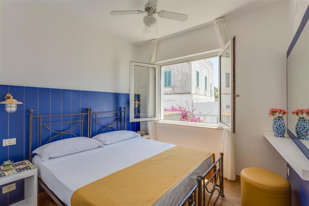 Hotel Torre Dei Borboni Ponza Extérieur photo