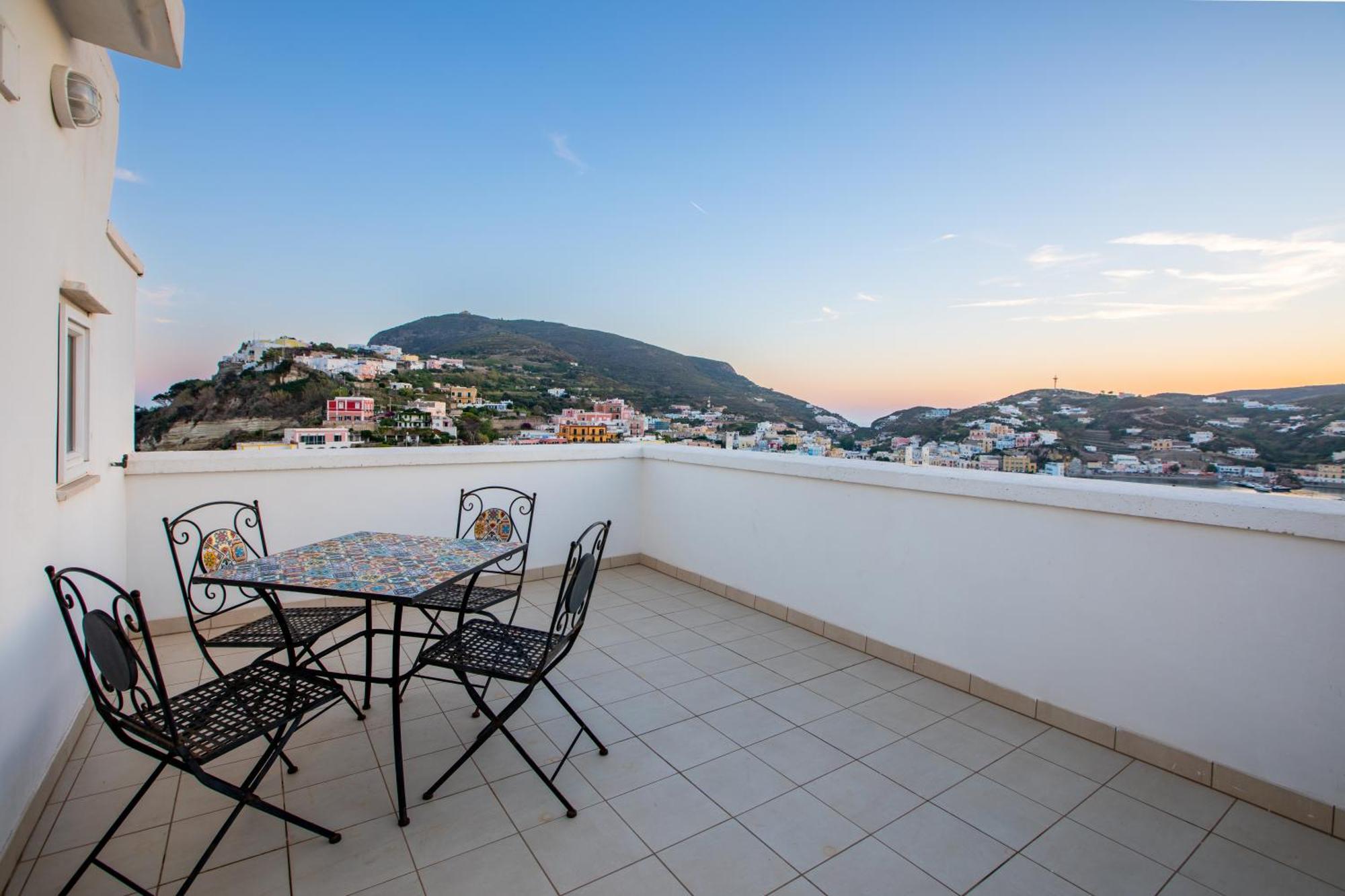 Hotel Torre Dei Borboni Ponza Extérieur photo