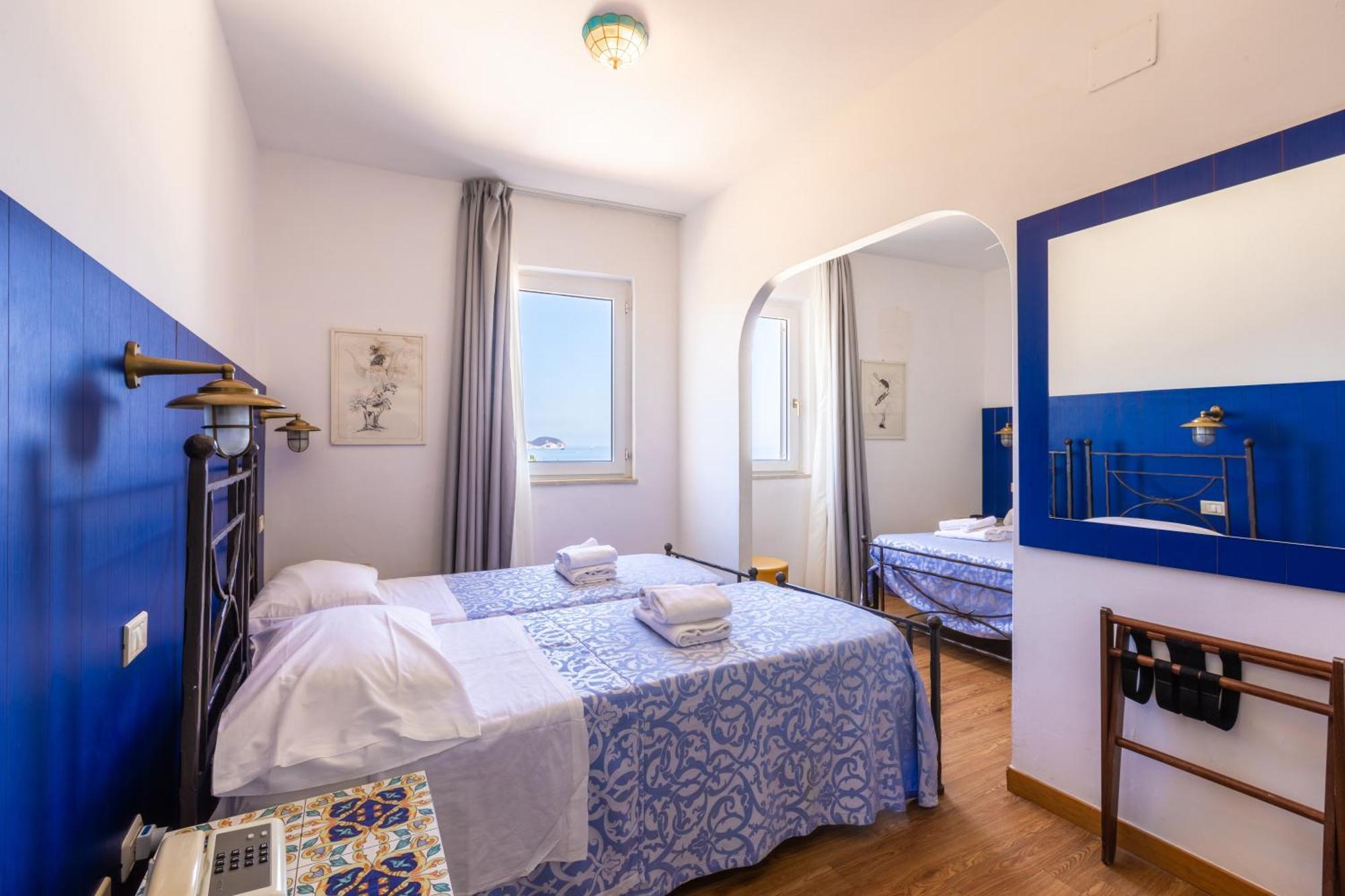 Hotel Torre Dei Borboni Ponza Extérieur photo