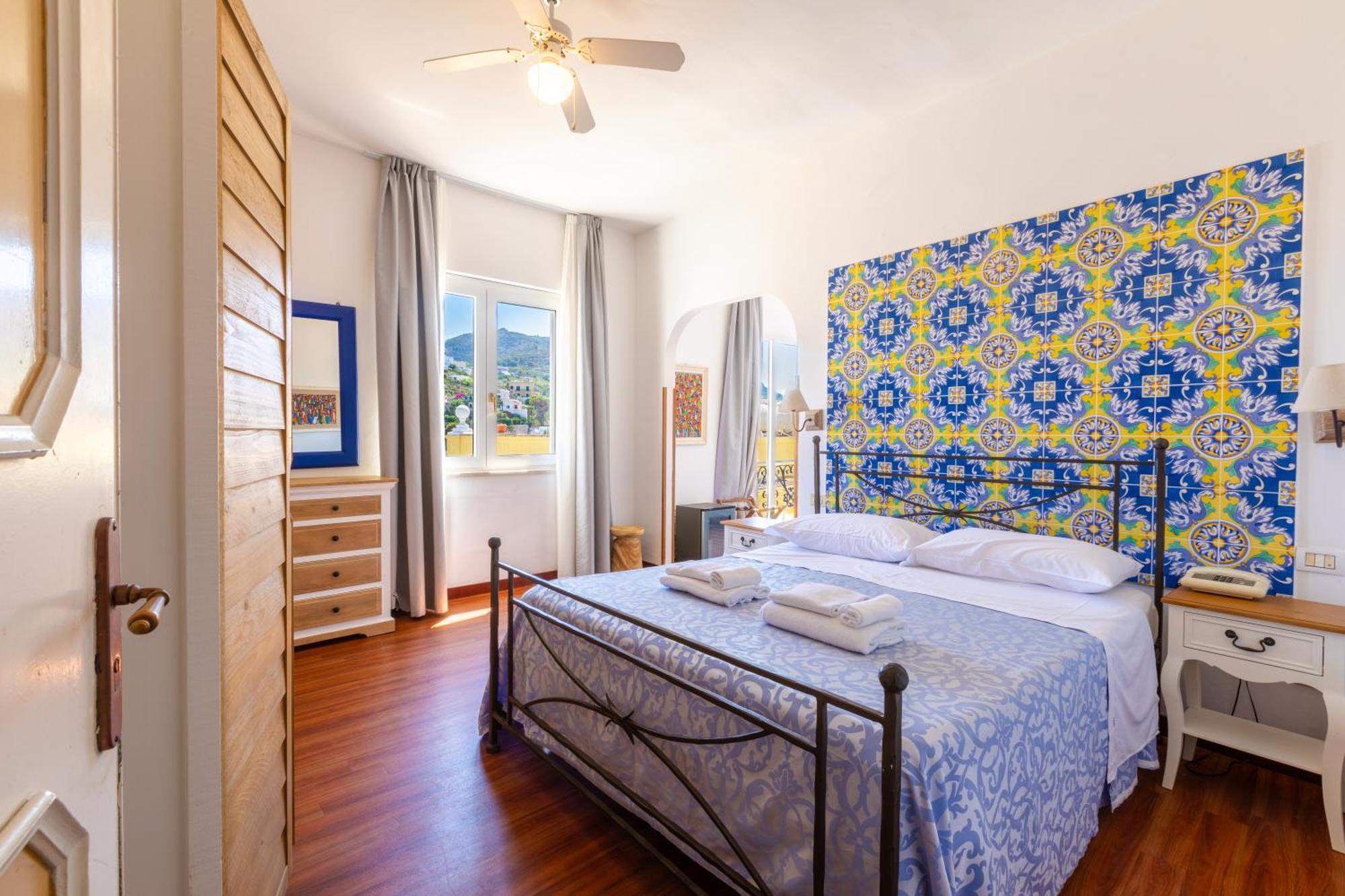 Hotel Torre Dei Borboni Ponza Extérieur photo