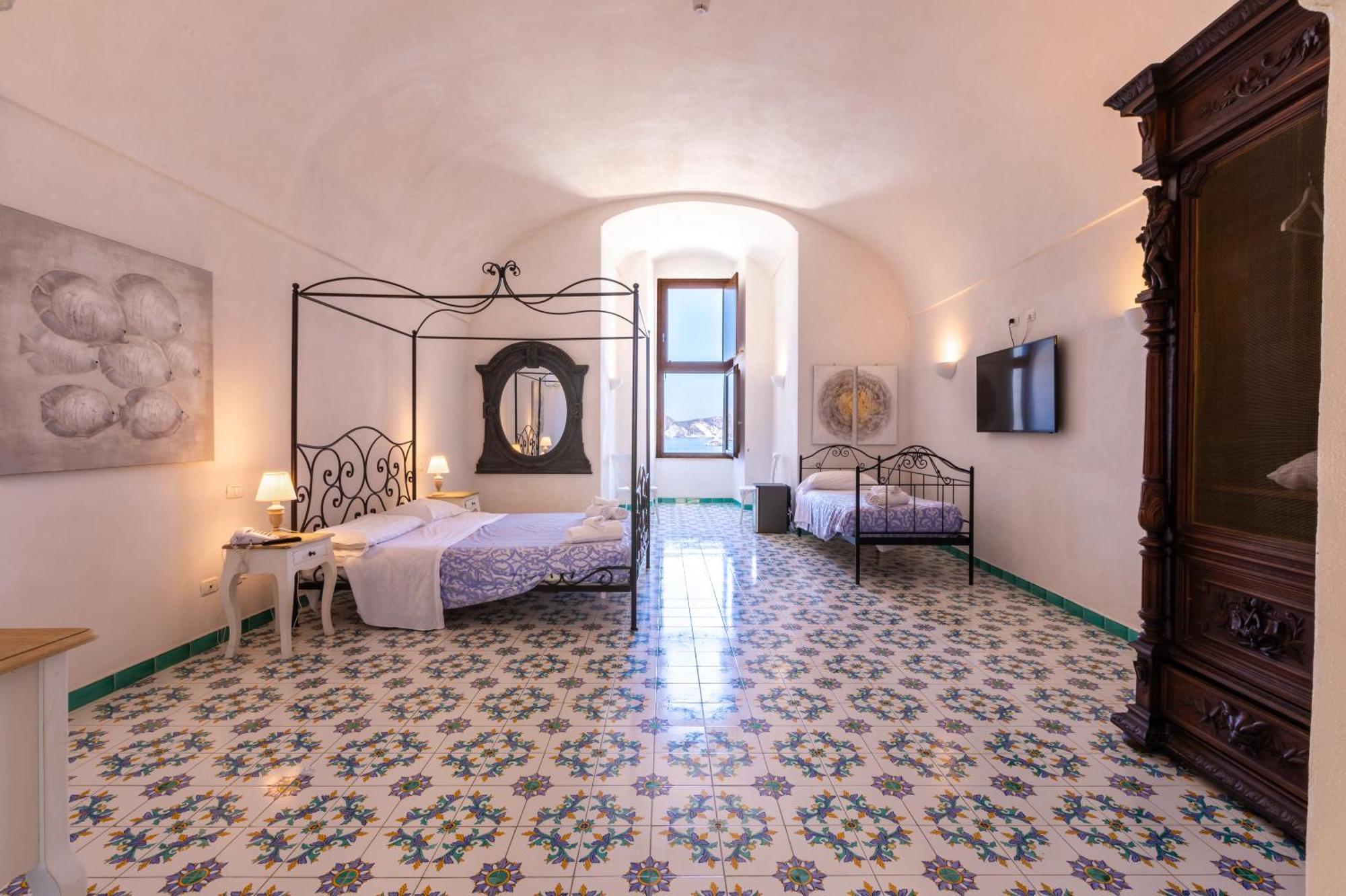 Hotel Torre Dei Borboni Ponza Extérieur photo