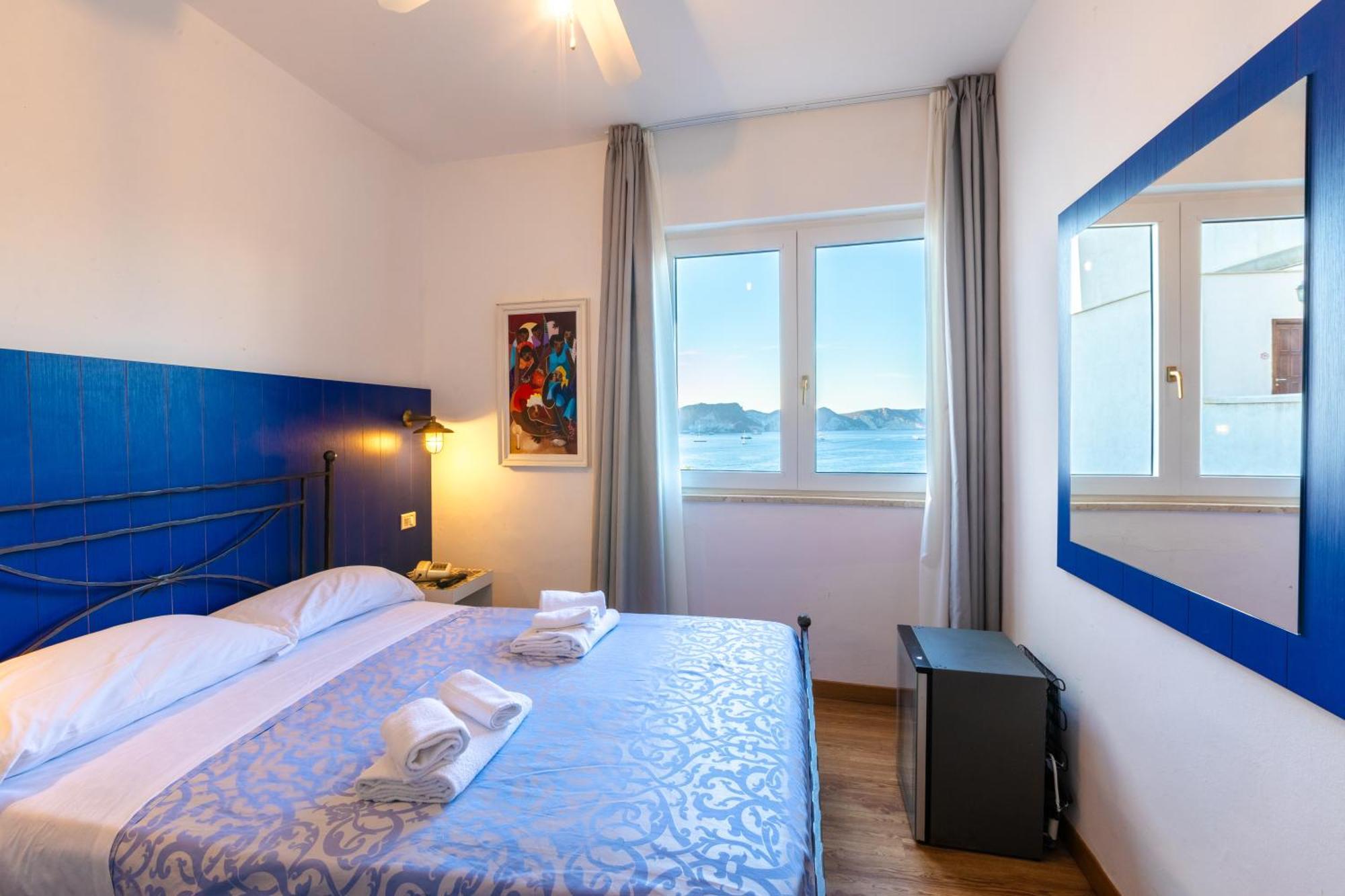 Hotel Torre Dei Borboni Ponza Extérieur photo