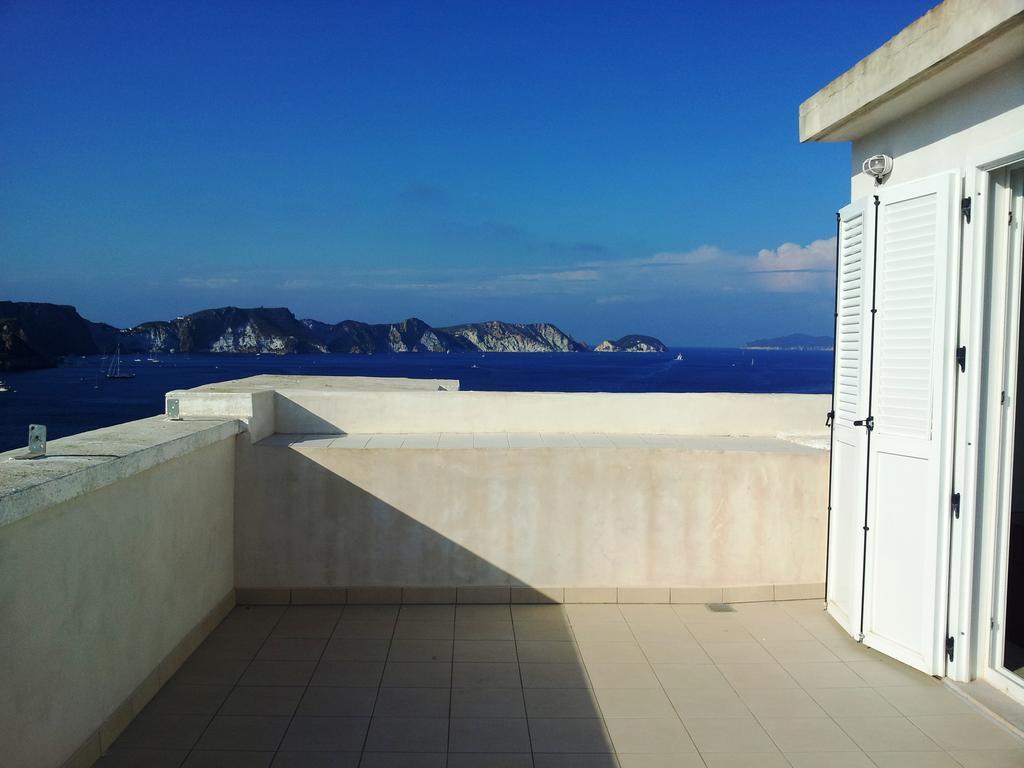 Hotel Torre Dei Borboni Ponza Extérieur photo