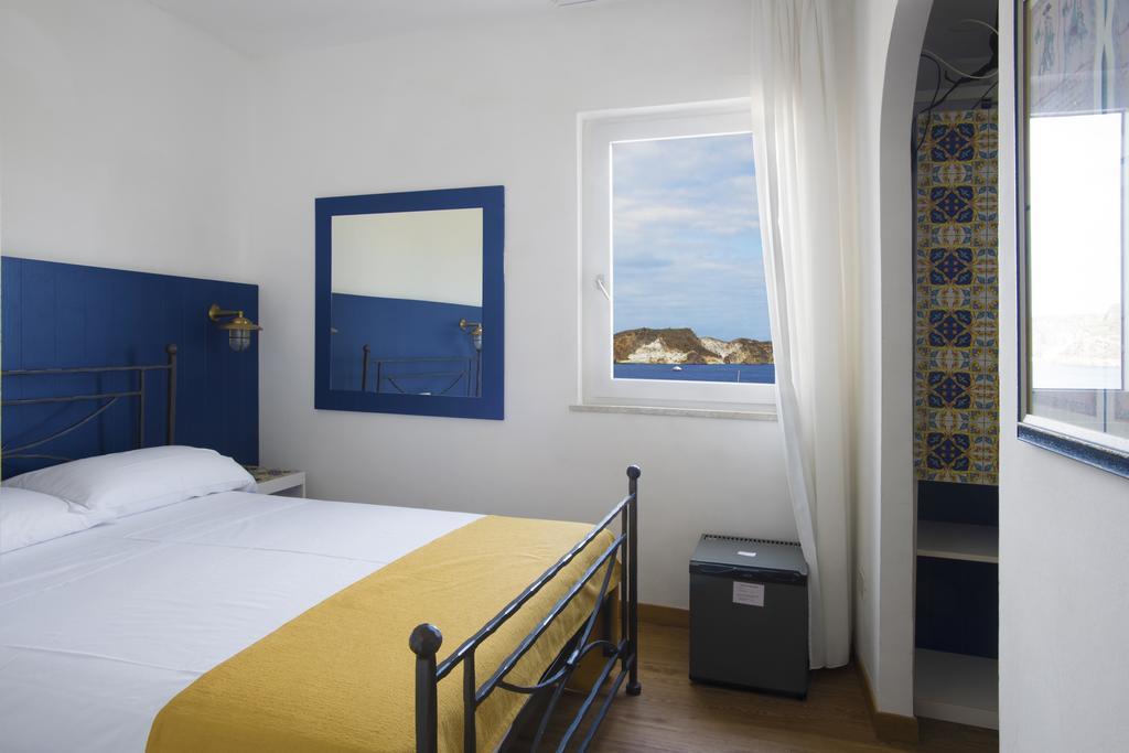 Hotel Torre Dei Borboni Ponza Extérieur photo