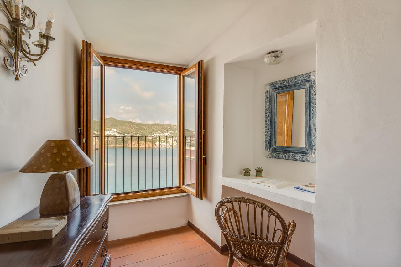 Hotel Torre Dei Borboni Ponza Extérieur photo