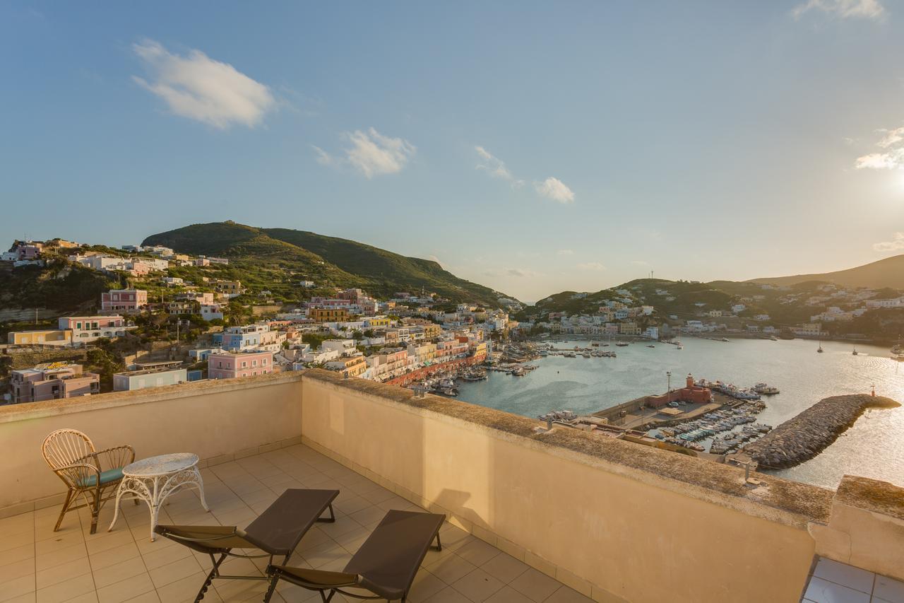 Hotel Torre Dei Borboni Ponza Extérieur photo