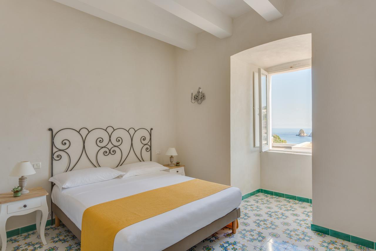 Hotel Torre Dei Borboni Ponza Extérieur photo