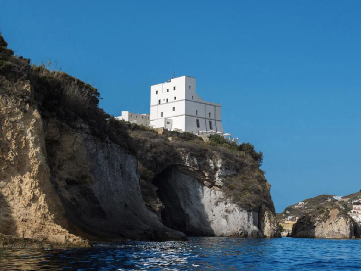 Hotel Torre Dei Borboni Ponza Extérieur photo