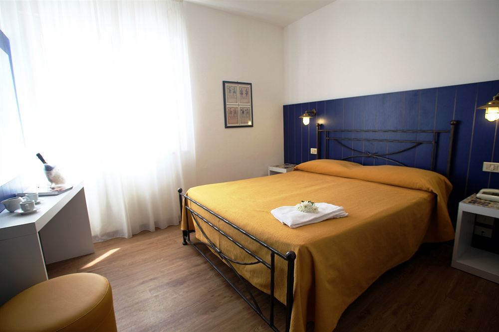 Hotel Torre Dei Borboni Ponza Extérieur photo