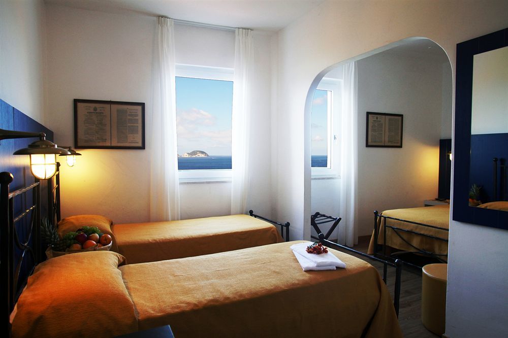 Hotel Torre Dei Borboni Ponza Extérieur photo