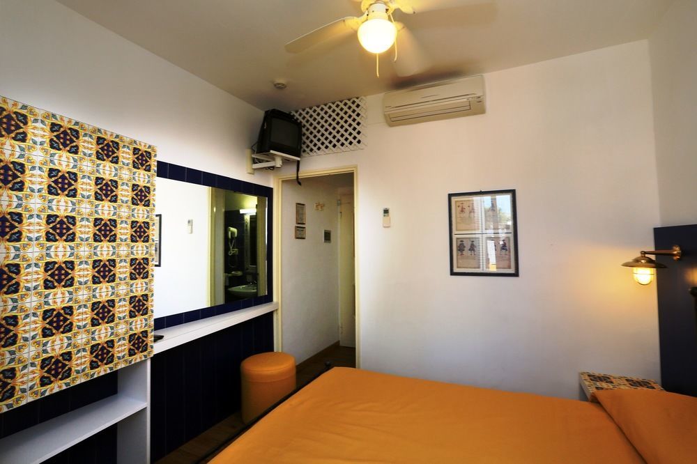 Hotel Torre Dei Borboni Ponza Extérieur photo